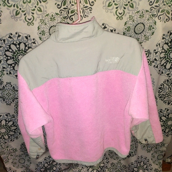 Youth Large Pink Northface jacket - Picture 2 of 3